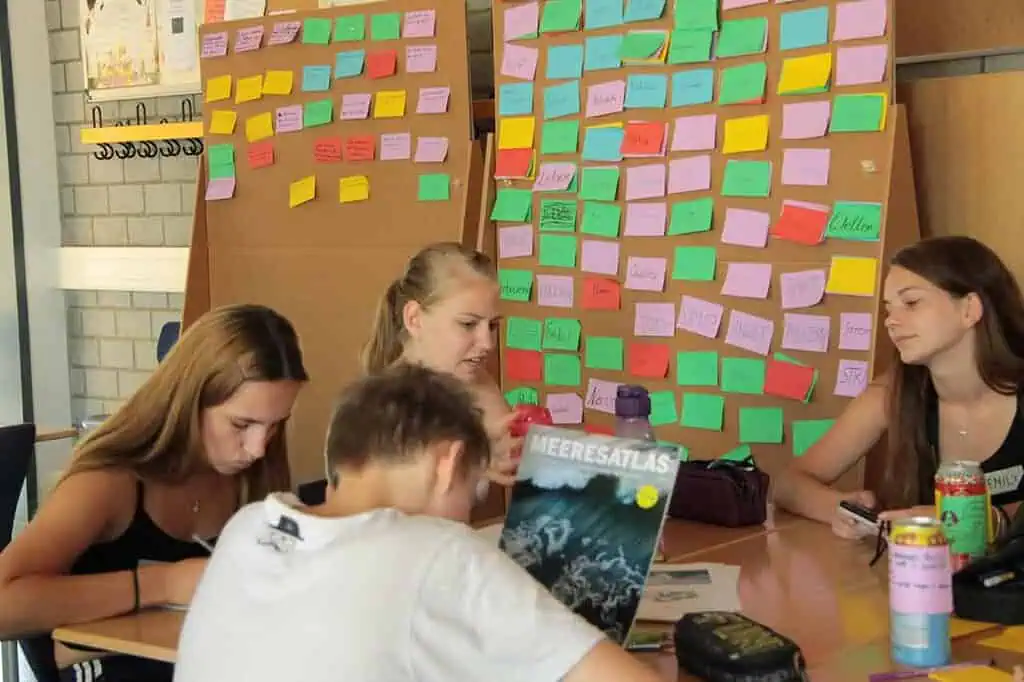 Workshop ("WAO") conducted by Lisa Rave with students from the Barbara Zürner Oberschule Velten on August 29, 2019.