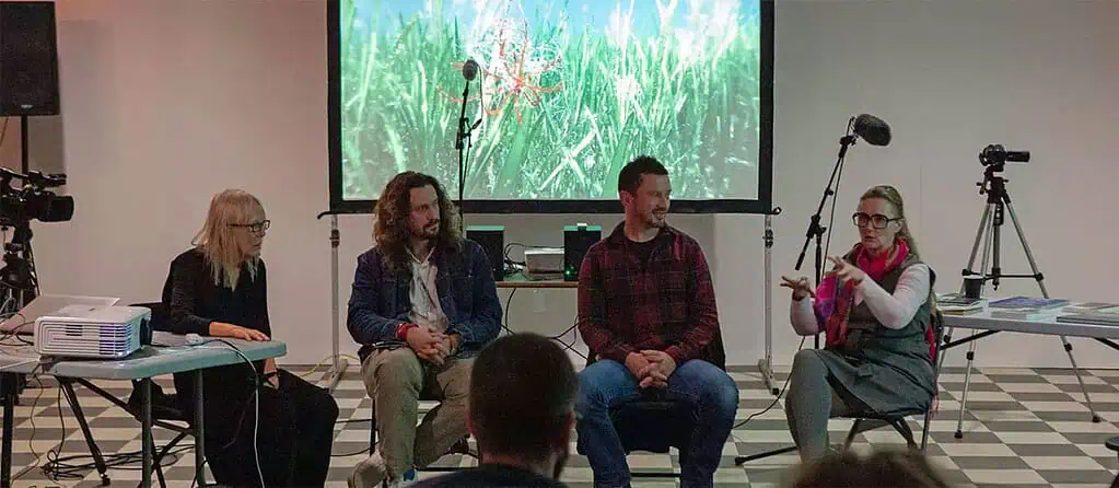 During COP26, Anne-Marie Melster (on the right) organized Artport workshops and lectures as part of the “We Are Ocean” project, seen here with artist Elizabeth Ogilvie, film maker Robert M., Richard Lilley Page from "Project Seagrass" (starting from the left). | Photo (detail): © Sam Keddie